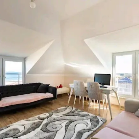 Lovely 21 Rooftop Flat Near Airport * イスタンブール