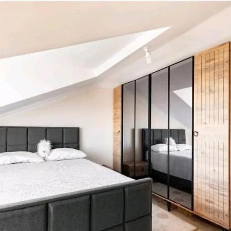 Lovely 21 Rooftop Flat Near Airport *