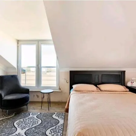 Lovely 21 Rooftop Flat Near Airport * イスタンブール